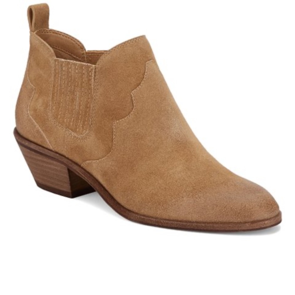 NWOT G.H. Bass and Co. Naomi suede ankle Bootie